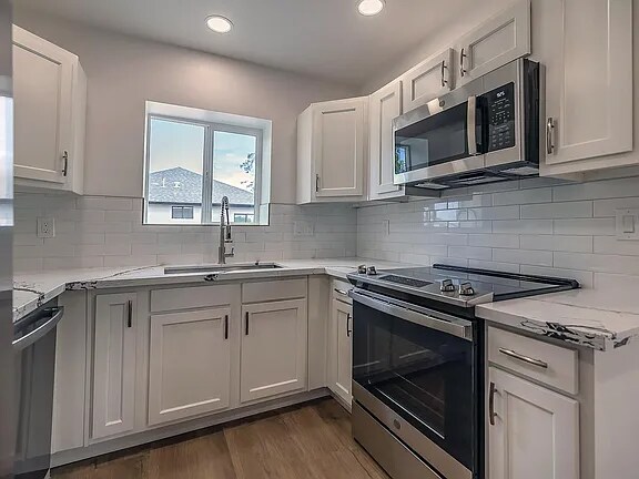 Building Photo - 938 E Waverly St