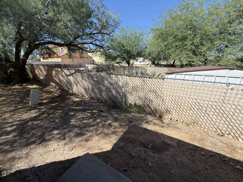 Building Photo - 1755 N 4th Ave