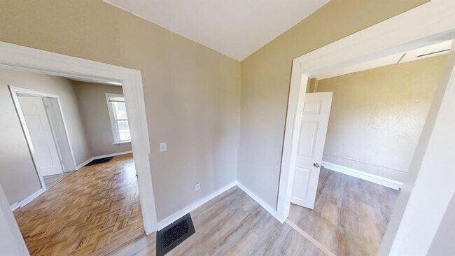 Building Photo - 716 Pearl St