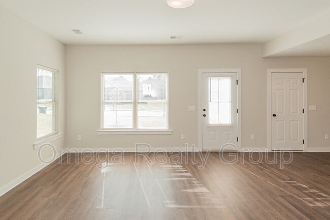Building Photo - 112 Brookside Way