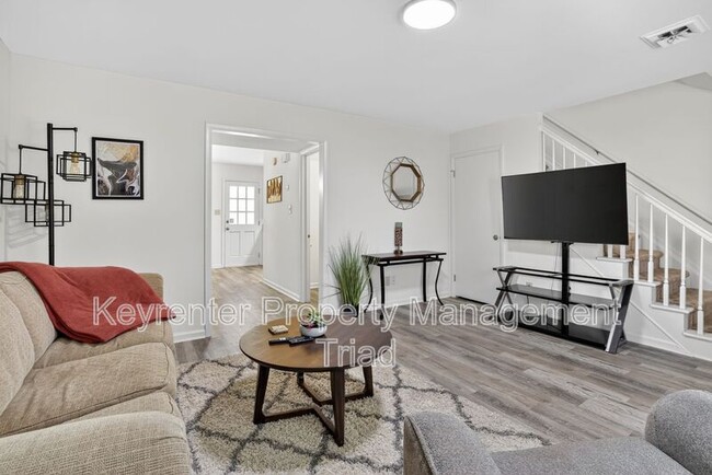 Building Photo - 115 S Mendenhall St