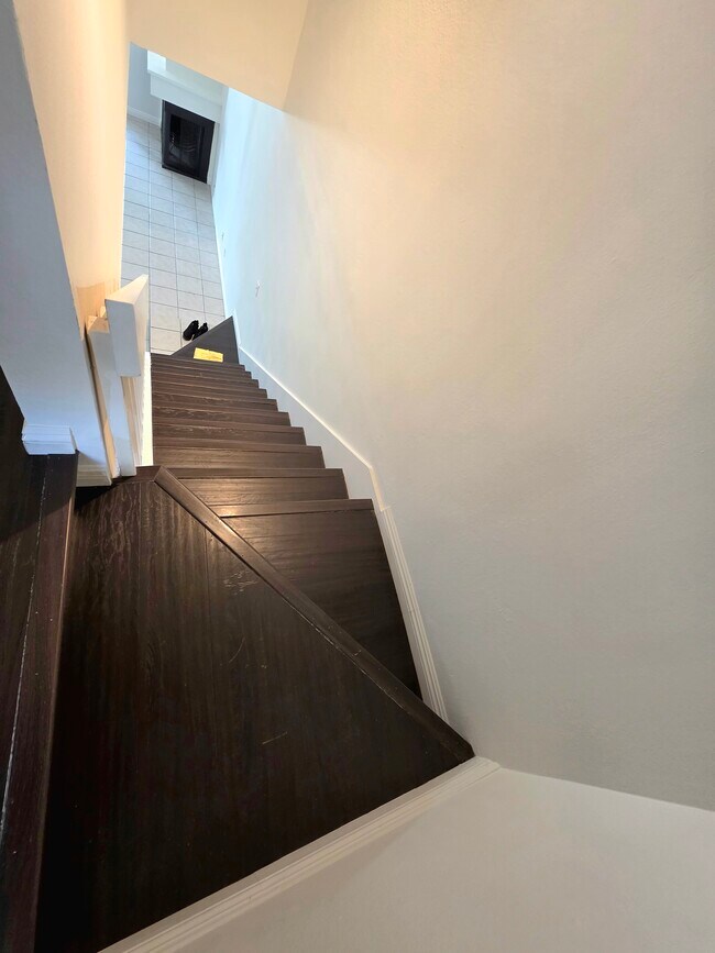 Building Photo - 25369 Pine Creek Ln