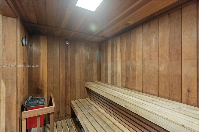 Building Photo - 18151 NE 31st Ct