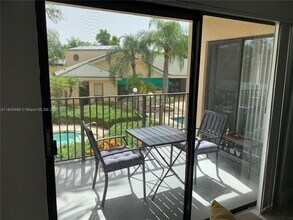 Building Photo - 9999 Summerbreeze Dr