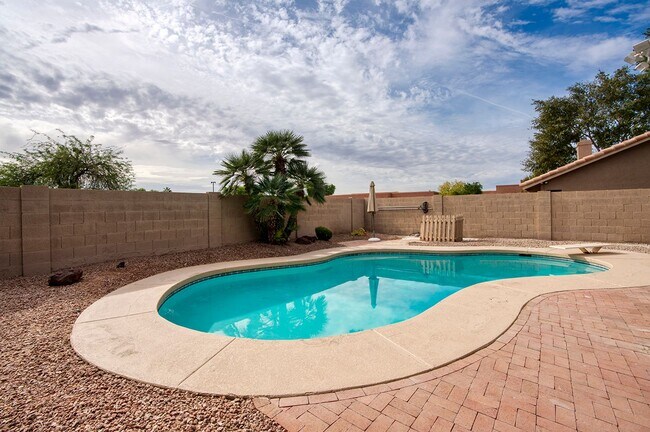 Building Photo - Spacious Tempe 4 bedroom