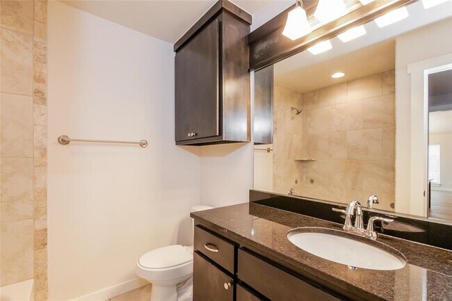 Building Photo - 508 NW 179th Cir
