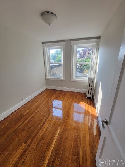 Building Photo - 110 Brainerd Rd