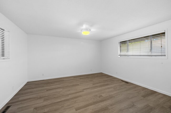 Building Photo - 2918 El Dorado Dr