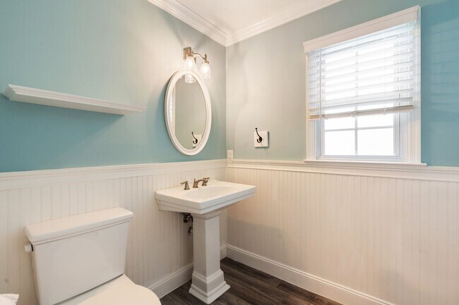 Building Photo - Charming 3 Bedroom, 2.5 Bath Home in Coventry