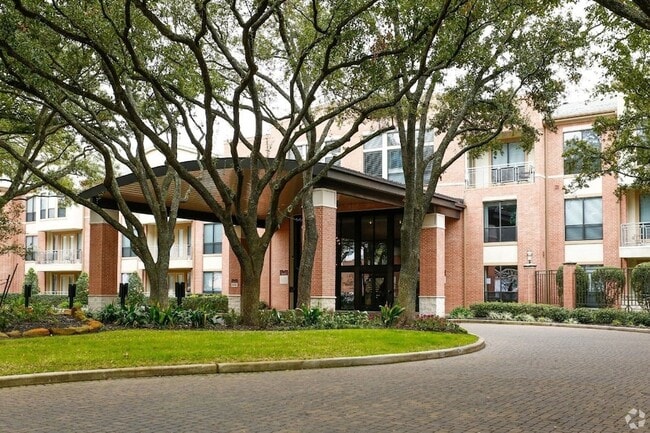 Building Photo - 2401 S Gessner Rd