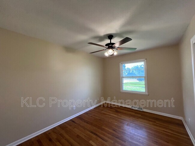 Building Photo - 1222 SW Ordnance Road