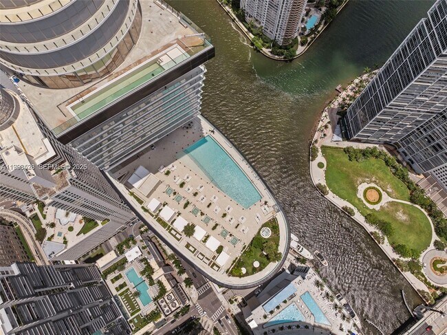 Building Photo - 300 Biscayne Blvd Way