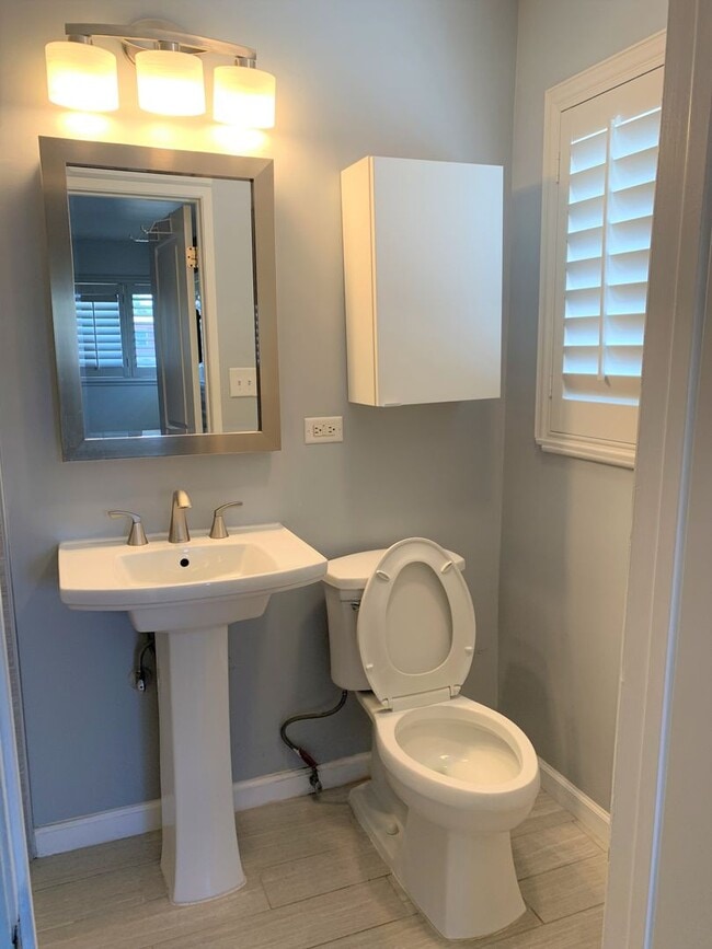 Building Photo - ***BEAUTIFUL 3 BEDROOM, 2 BATH HOUSE COMIN...