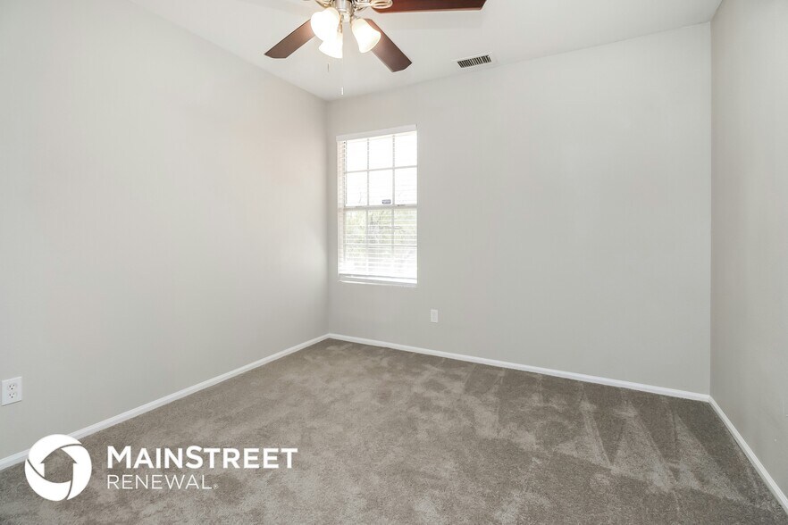 Building Photo - 4325 E Muirwood Dr