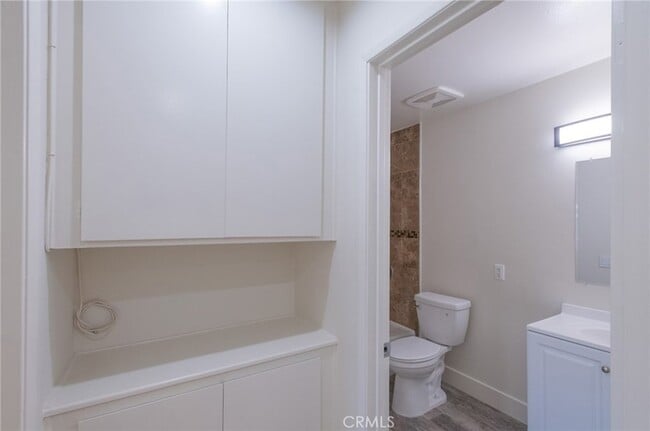Building Photo - 857 Windwood Dr
