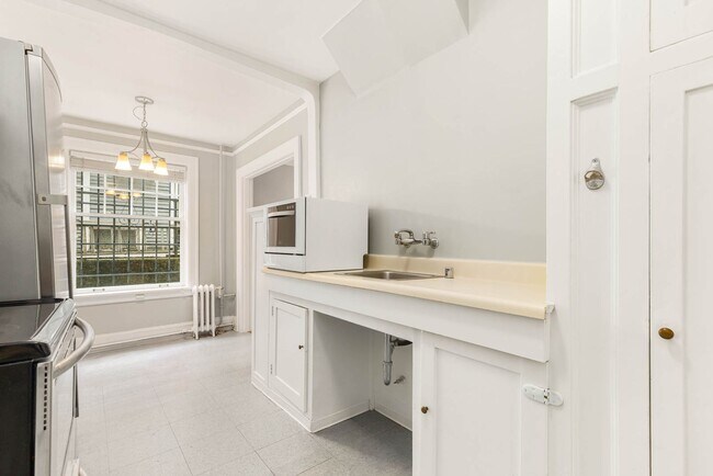 Building Photo - 321 Boylston Ave E