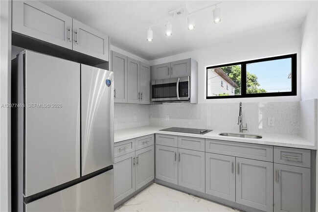 Building Photo - 6755 SW 27th St