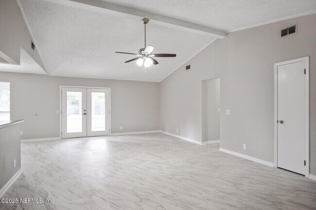 Building Photo - 7650 Cranberry Ln S