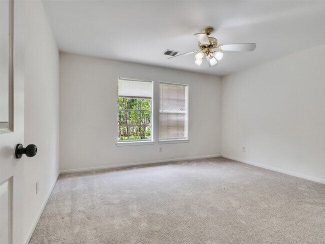 Building Photo - 1127 Gloria Ct