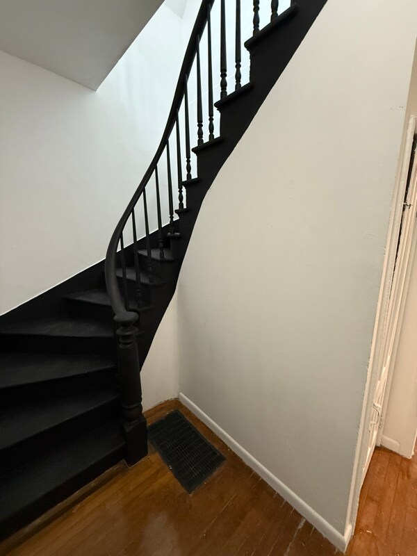 Building Photo - 32 Garner St