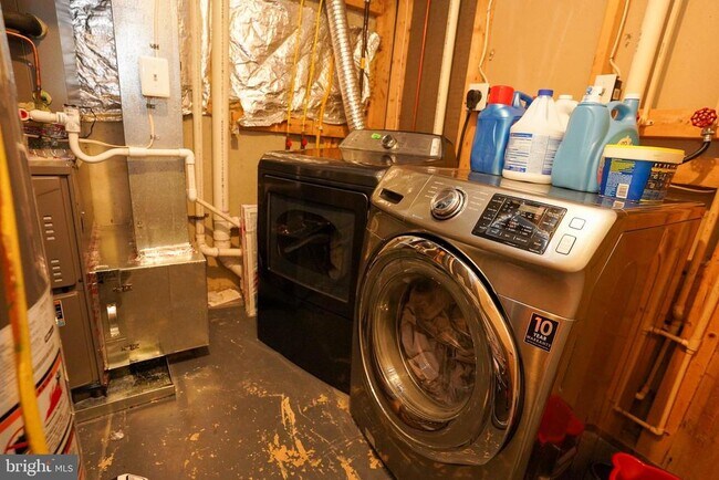 Building Photo - 5636 Gwynndale Ave