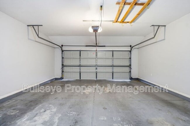 Building Photo - 4566 W Shannon St