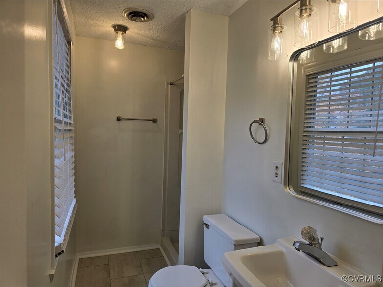 Building Photo - 14600 Helmsman Ct