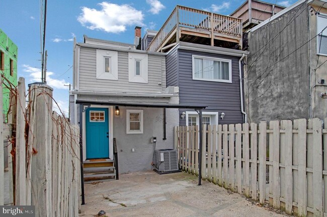 Building Photo - 1102 Carroll St