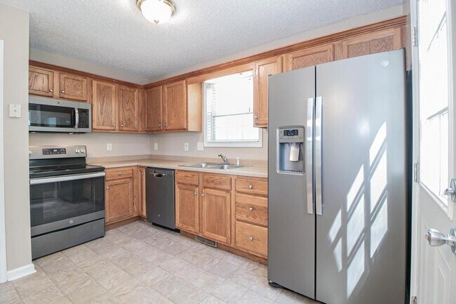 Building Photo - 101 Monarch Ln