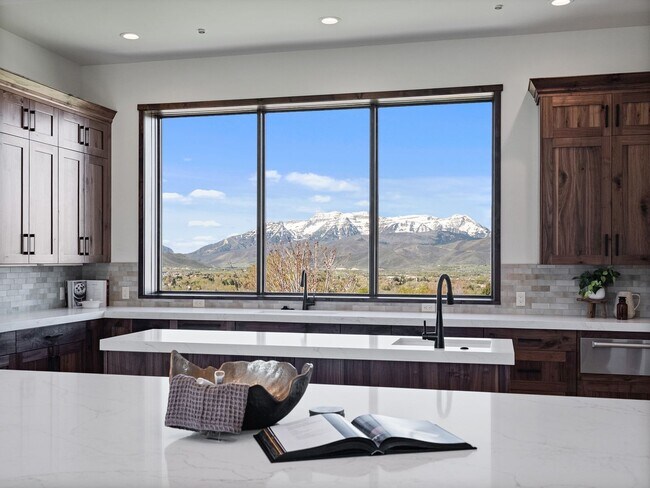 Building Photo - 1075 N Oquirrh Mountain Dr