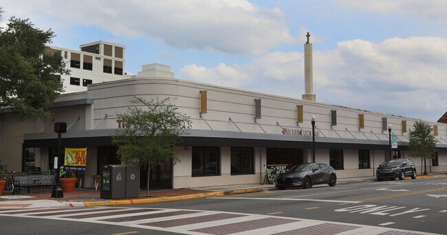 Building Photo - 3/2 in College Park near Lake Ivanhoe