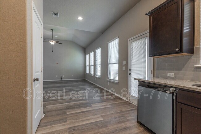 Building Photo - 6507 Candlecrest Ct
