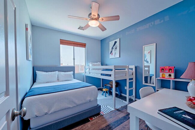 Building Photo - 1549 E Judi Pl