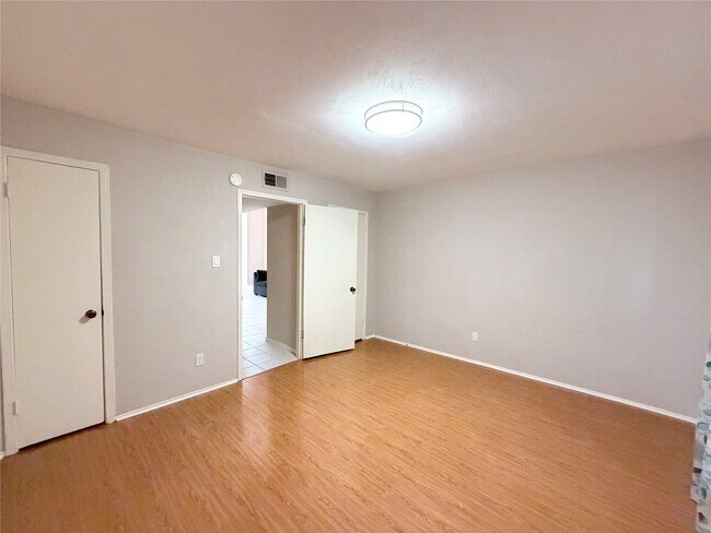 Building Photo - 12633 Memorial Dr