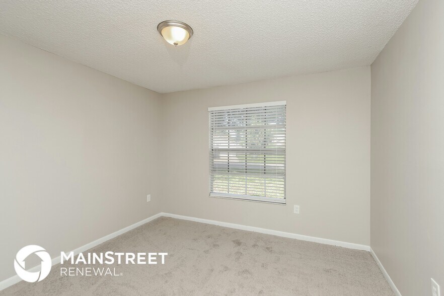 Building Photo - 865 Pine Wood Ave