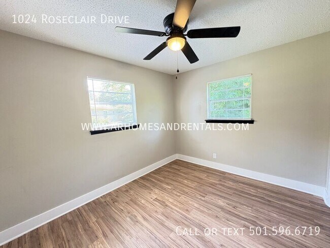 Building Photo - 1024 Roseclair Dr