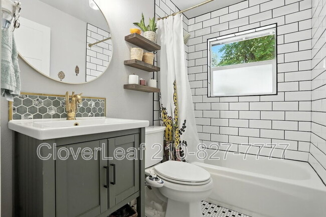 Building Photo - 131 Middlebury Dr