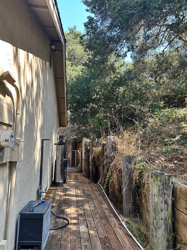 Building Photo - 2431 Rifle Range Dr