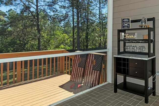 Building Photo - 5697 Burnside Cir