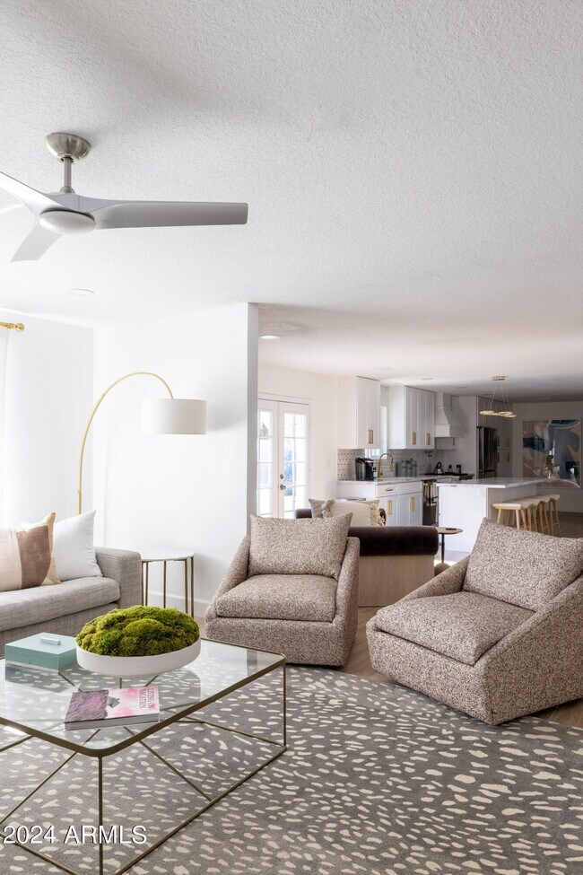 Building Photo - 6629 E Dreyfus Ave