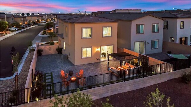 Building Photo - 8907 Roadrunner Ravine St