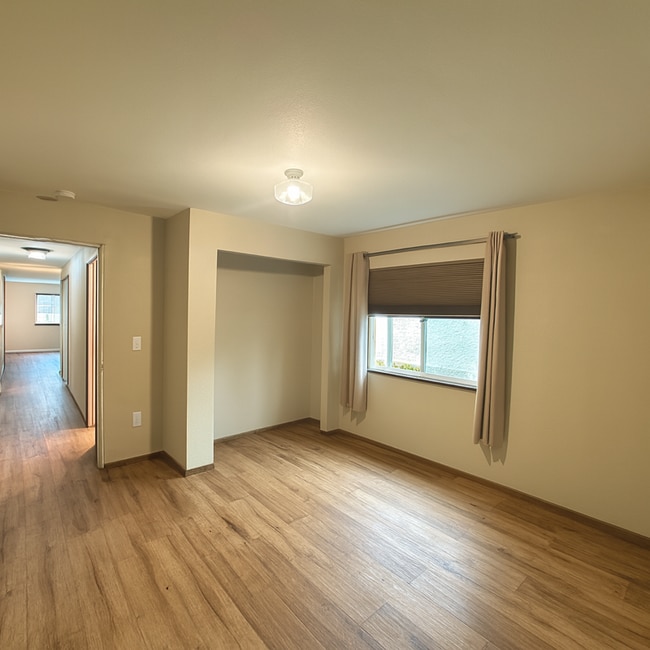 Building Photo - 624 Whirlway Dr