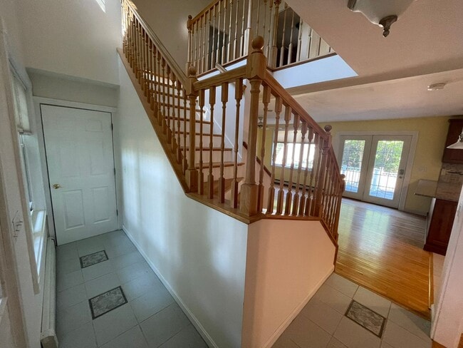 Building Photo - 3 Bed 2.5 Bath Home in Dover