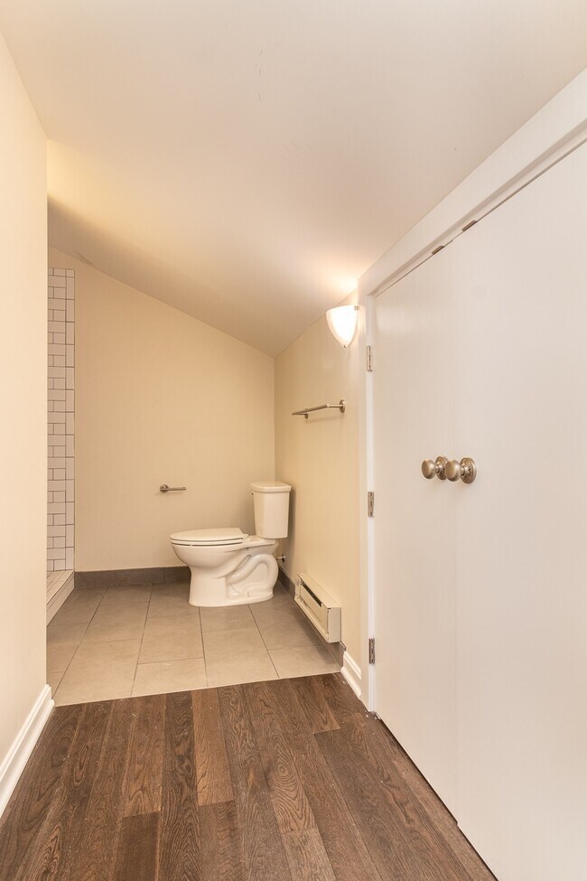 Building Photo - 302 W M.L.K. Jr. Blvd