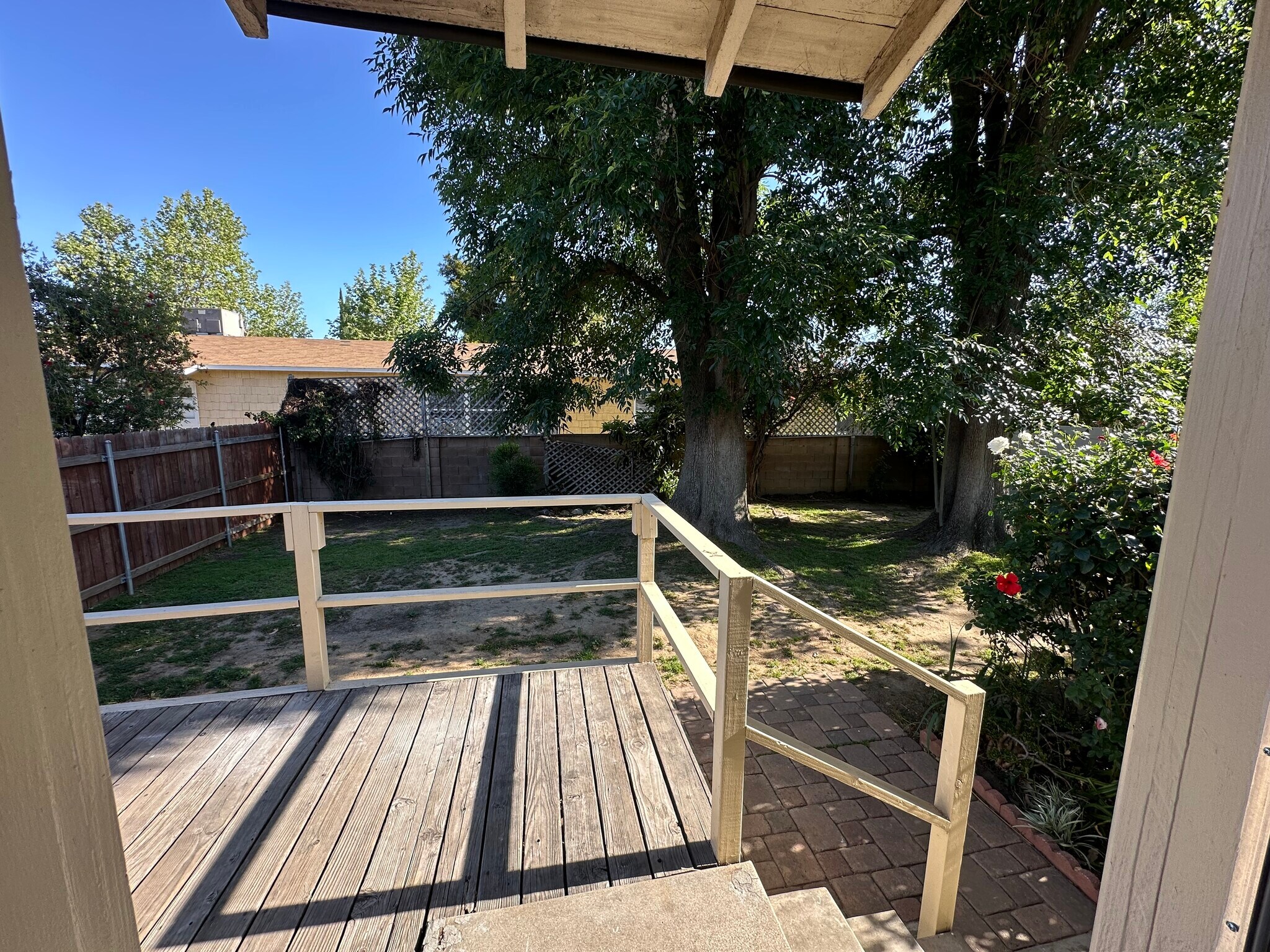 Building Photo - 6634 Gaviota Ave