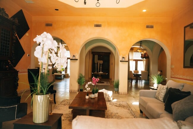 Building Photo - 415 Merlin Rd