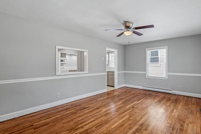 Building Photo - Updated Home- Near State Street! LR, DR, J...