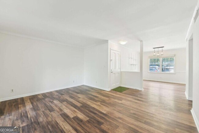 Building Photo - 72 Montre Square NW
