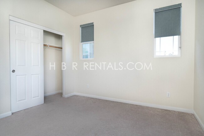 Building Photo - 312 E Liverno Ave