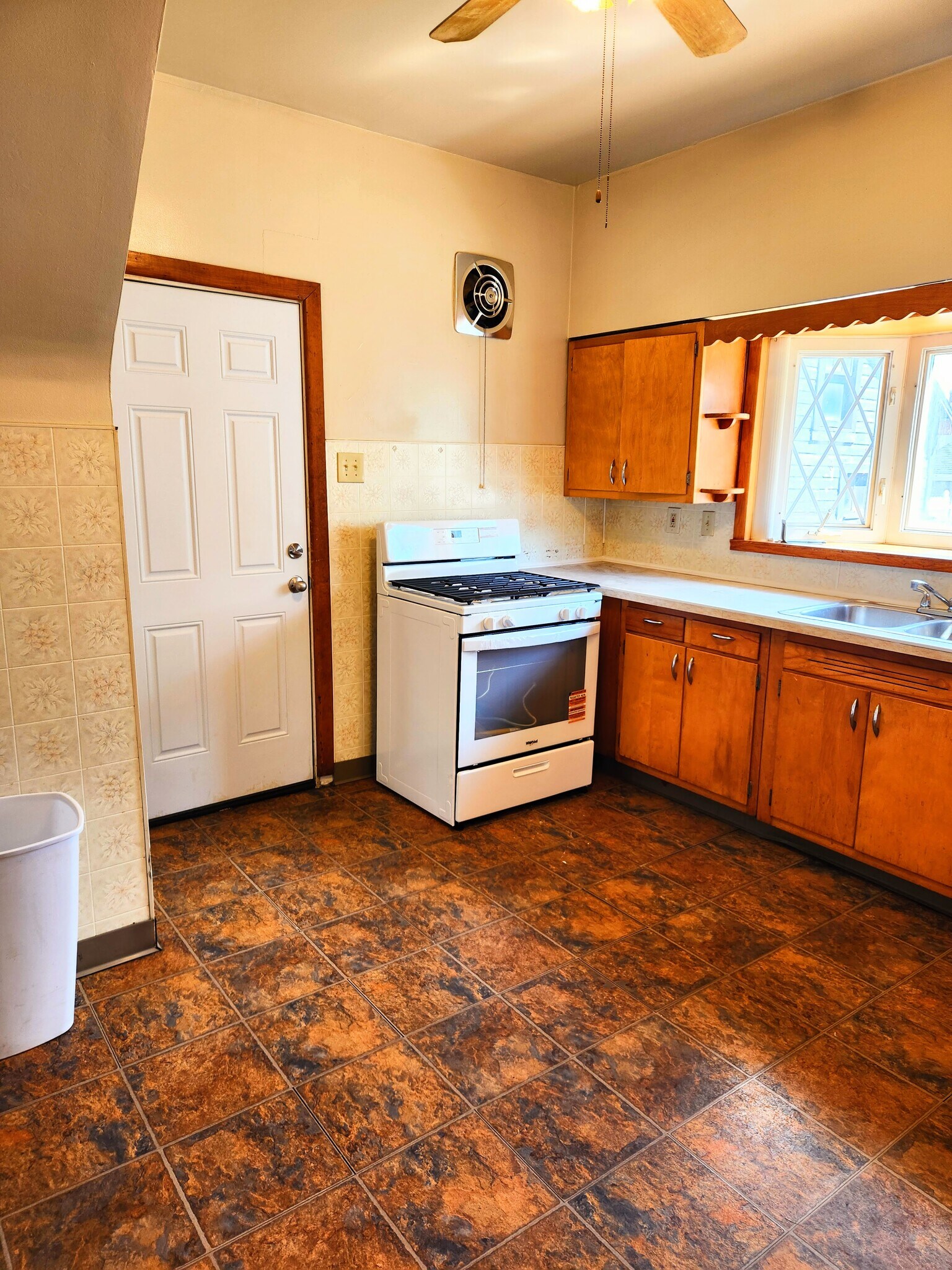 Building Photo - 922 Hober Ave